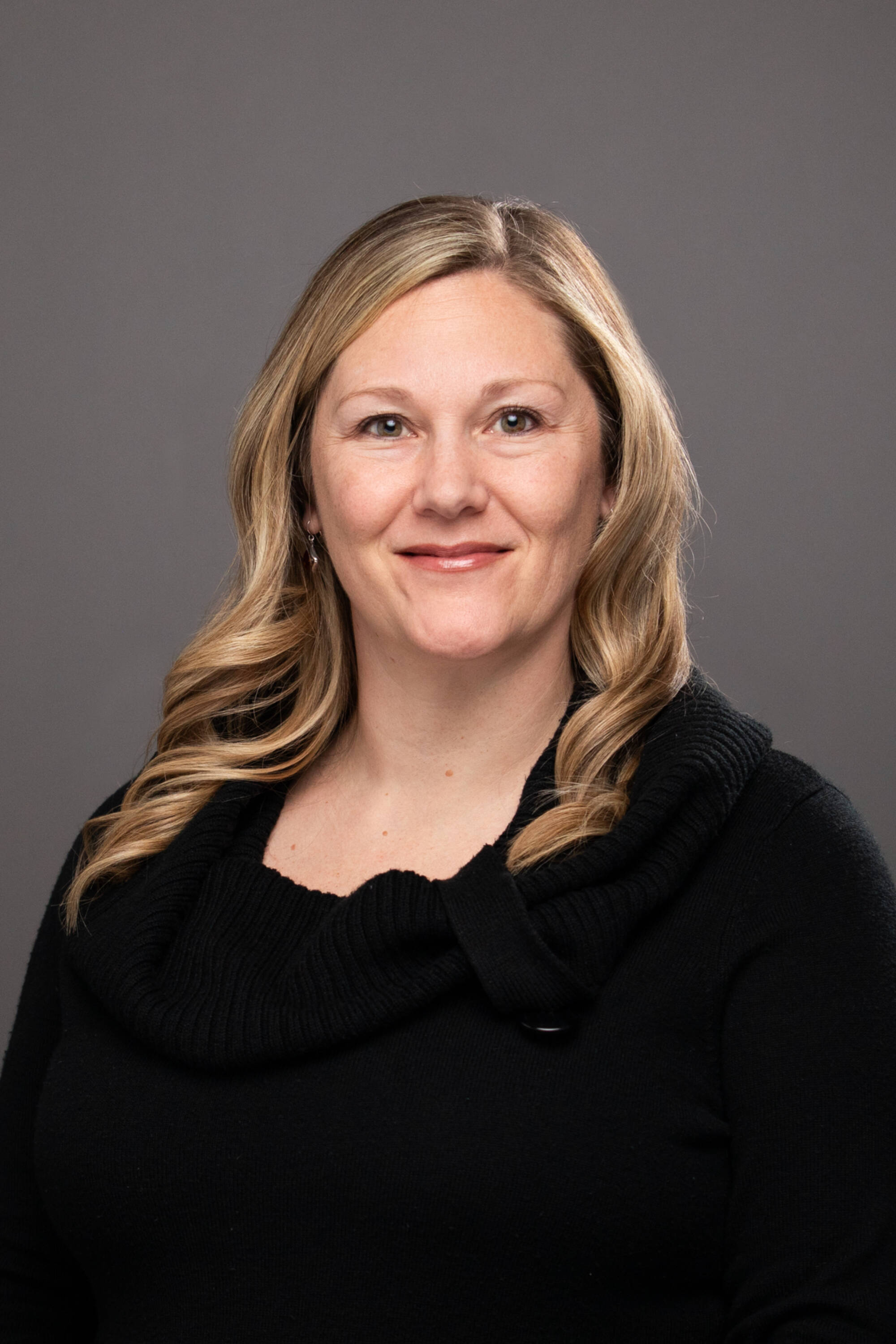 SHANNON PELTON PORTRAIT